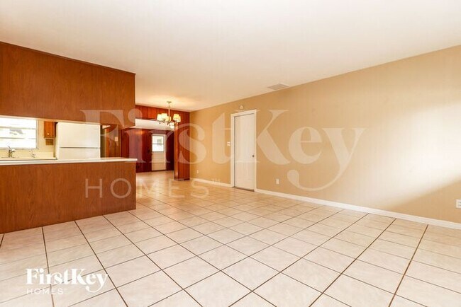 Foto del edificio - 5860 Cedar St NE