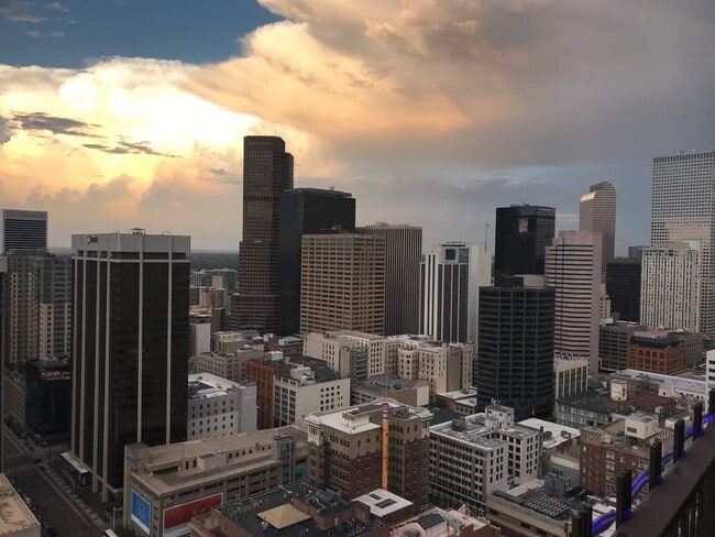 Building Photo - 1020 15th St