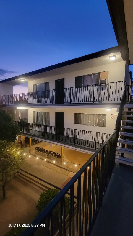 Foto del edificio - 4075 Oakwood Ave