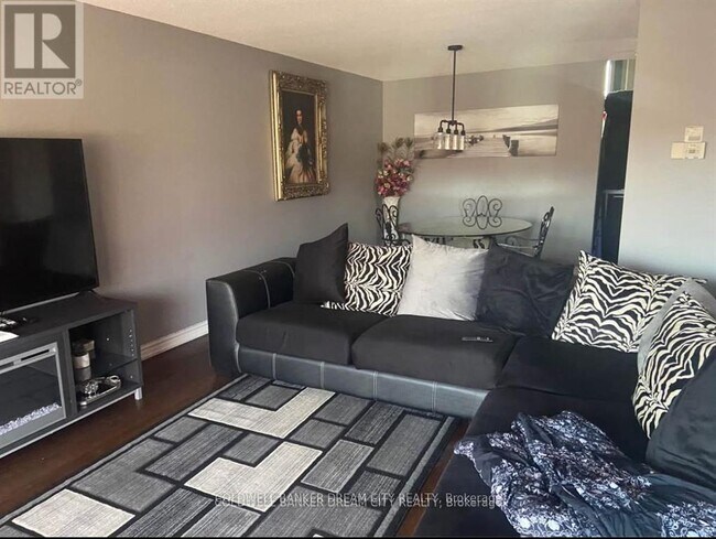 Photo du bâtiment - 8 Maplehurst Square