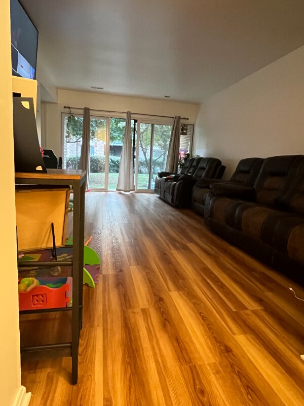 Foto del edificio - 9705 Kings Crown Ct