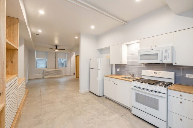 Foto del edificio - 724 W 18th St