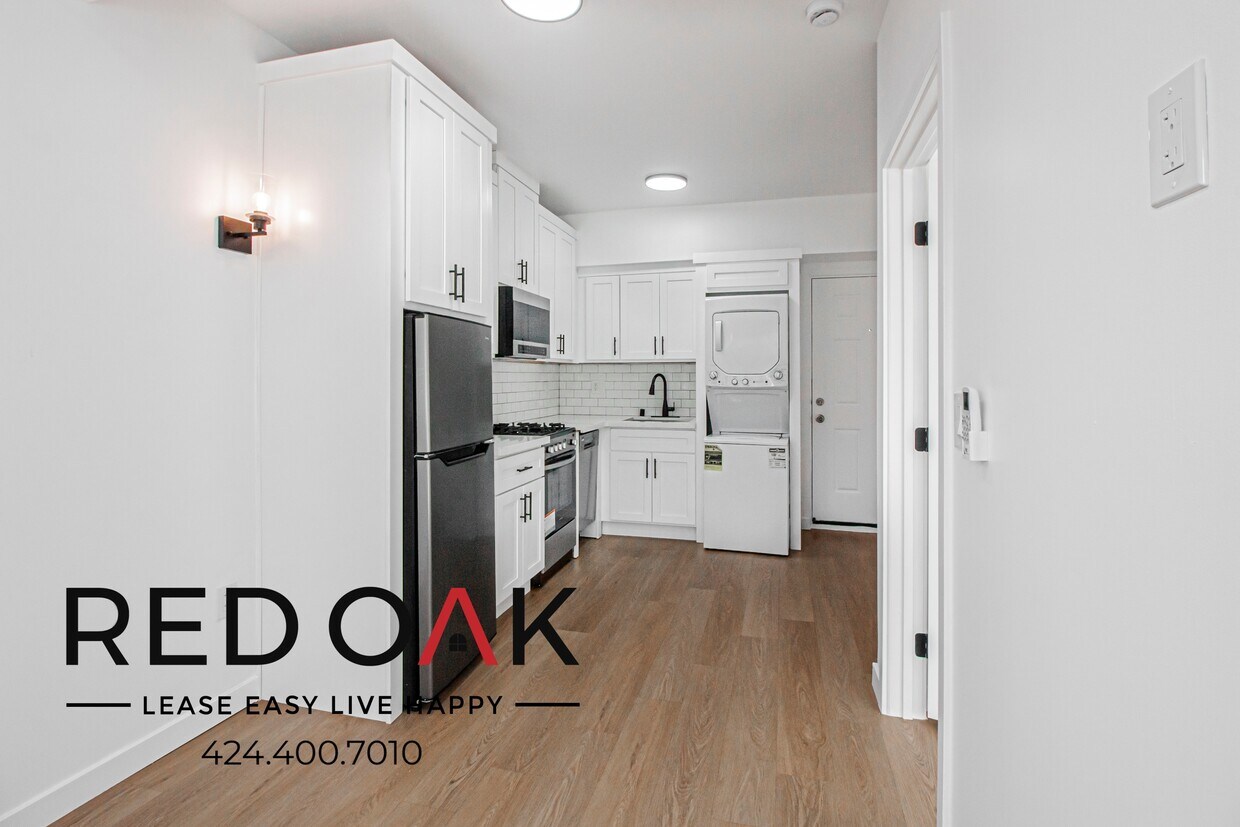 Foto principal - 4771 Marathon St