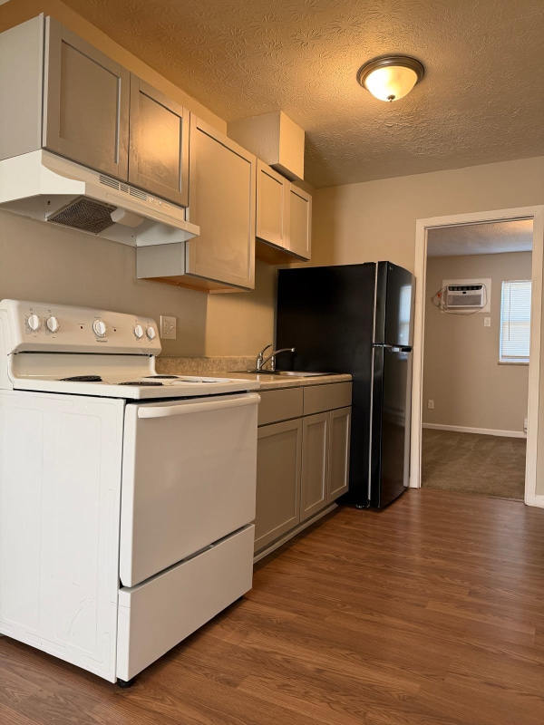 Building Photo - 780 Anderson Ave