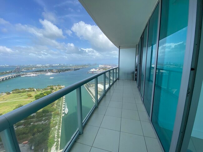 Foto del edificio - 888 Biscayne Blvd