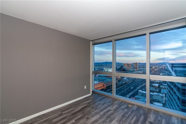 Building Photo - 4471 Dean Martin Dr