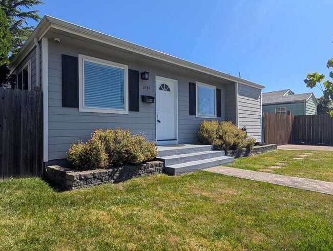 Foto del edificio - Fantastic 2-Bedroom, 2-Bath Home With Bonus Space!
