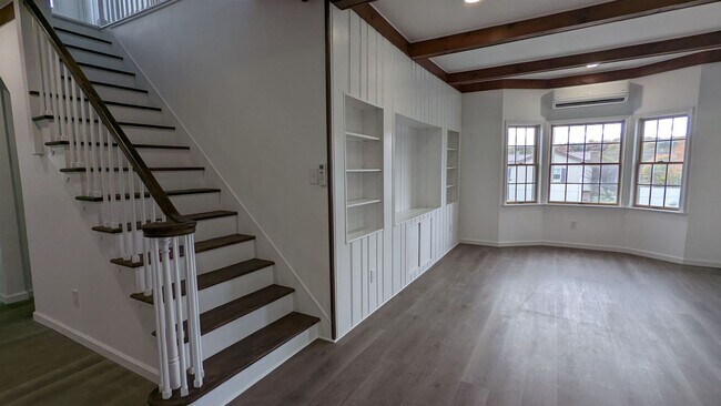 Foto del edificio - 4 br, 2 bath House - 155 S CENTER ST