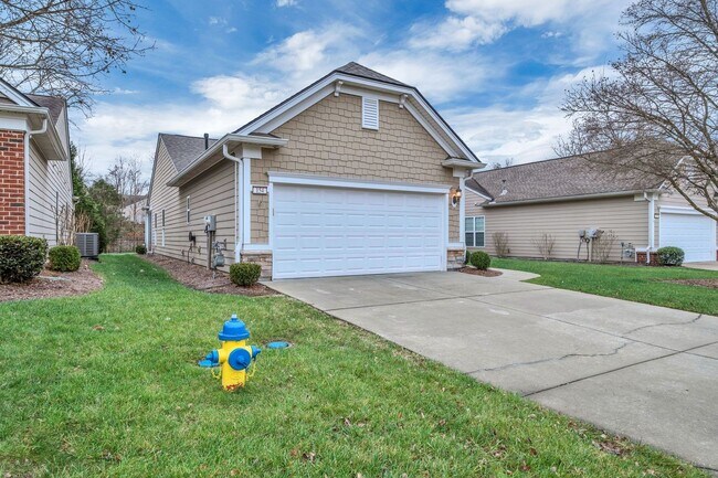 Building Photo - Del Webb Lake Providence Home