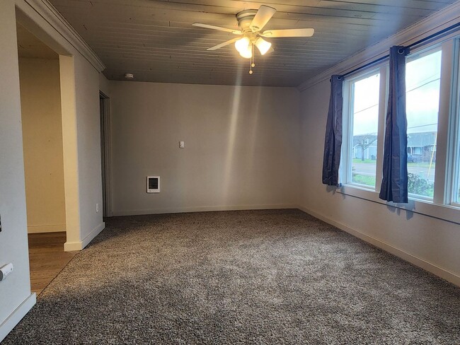Foto del edificio - Newly Renovated Pet Friendly 2 Bed / 1 Bat...