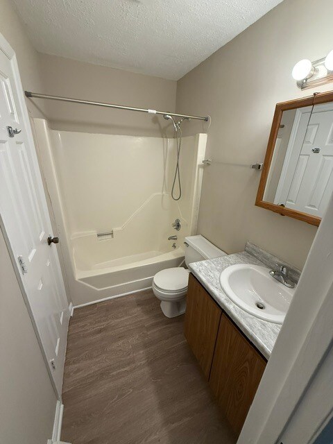 Foto del edificio - 906 Midwood Dr