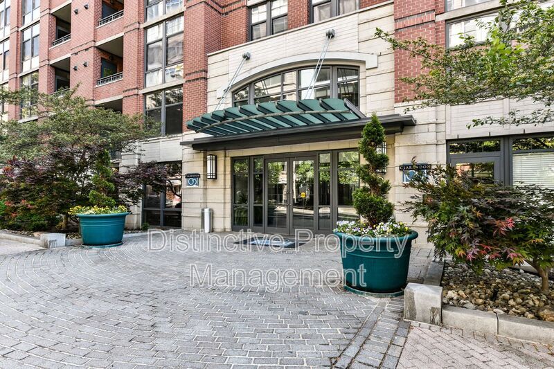 Primary Photo - 1021 N Garfield St