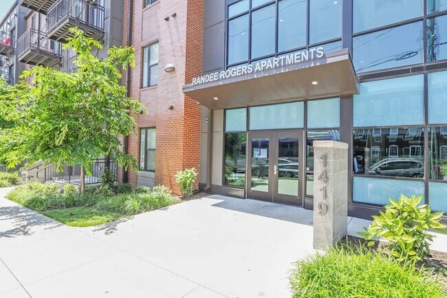 Foto del edificio - 1419 Rosa L Parks Blvd