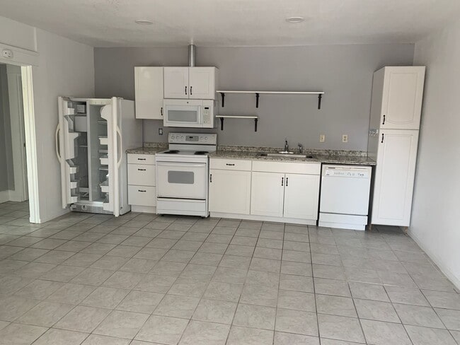 Foto del edificio - 3 bedrooms 1 bath house in National City
