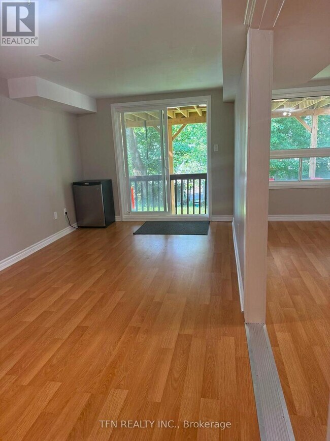 Building Photo - 583 Pelletier Ct