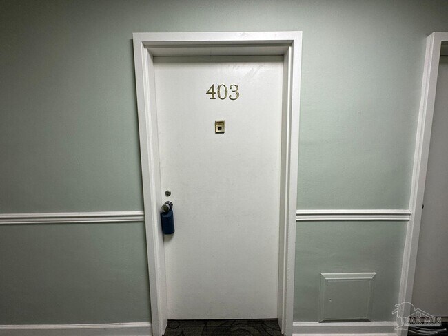 Foto del edificio - 825 Bayshore Dr