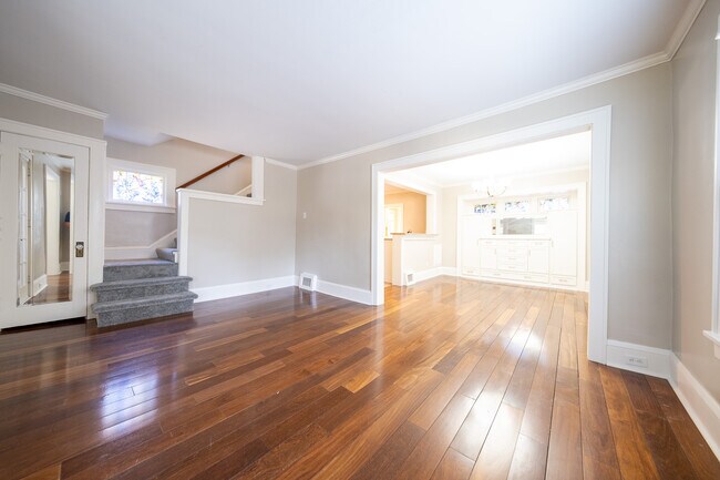 Foto del edificio - 2654 N Vincent Ave