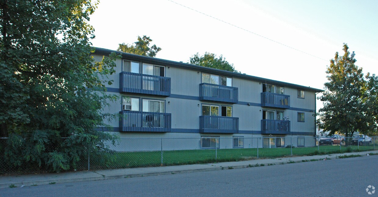Building Photo - 2527 E Pacific Ave
