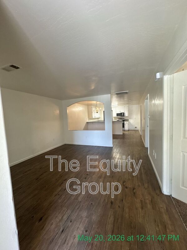 Building Photo - 407 N Park St