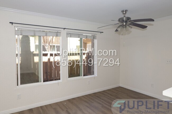 Foto del edificio - 1 Bed, 1 Bath Condo in Gated Community wit...