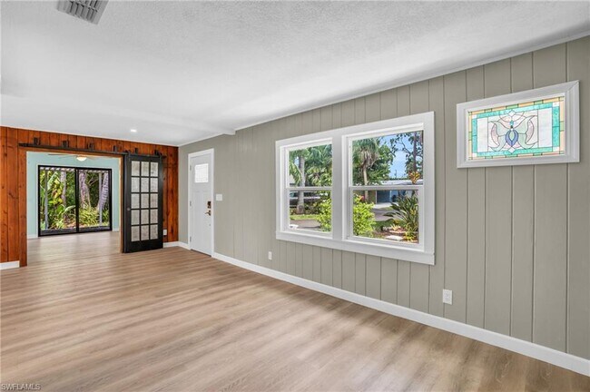 Building Photo - 135 Standish Cir