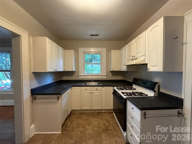 Foto del edificio - 518 Oakland Ave