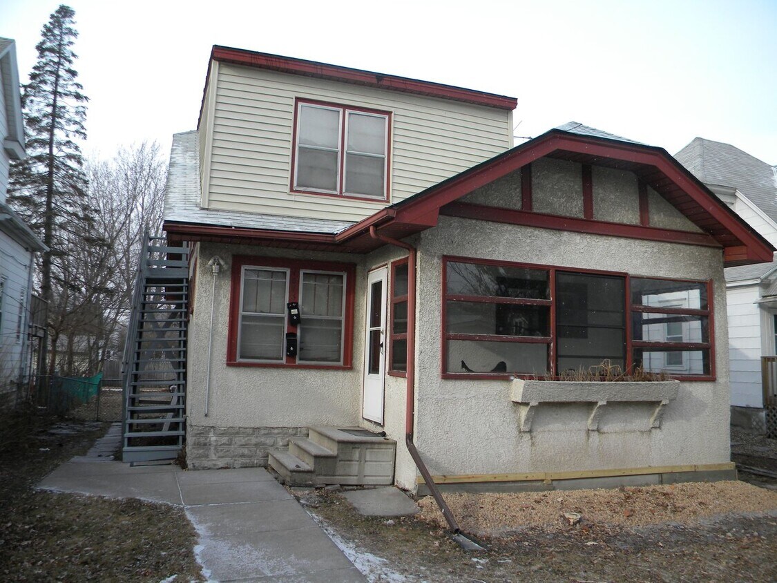Building Photo - 1073-24