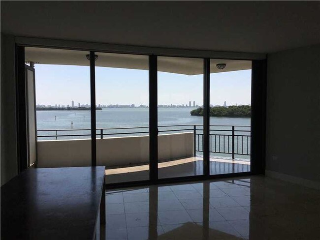 Building Photo - 720 NE 69th St