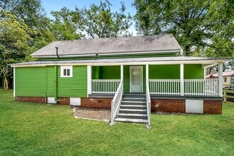 Building Photo - 725 Williams St