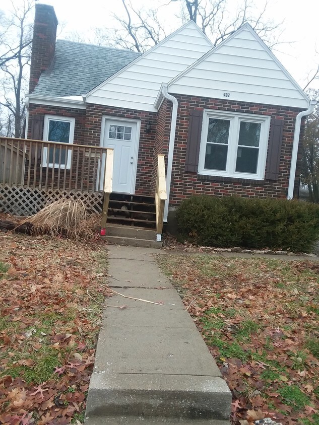 Primary Photo - 707 N William St
