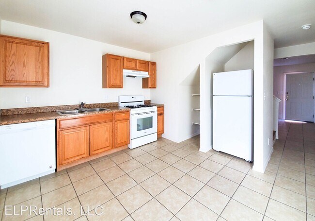 Foto del edificio - 3817 Moonlight Ave
