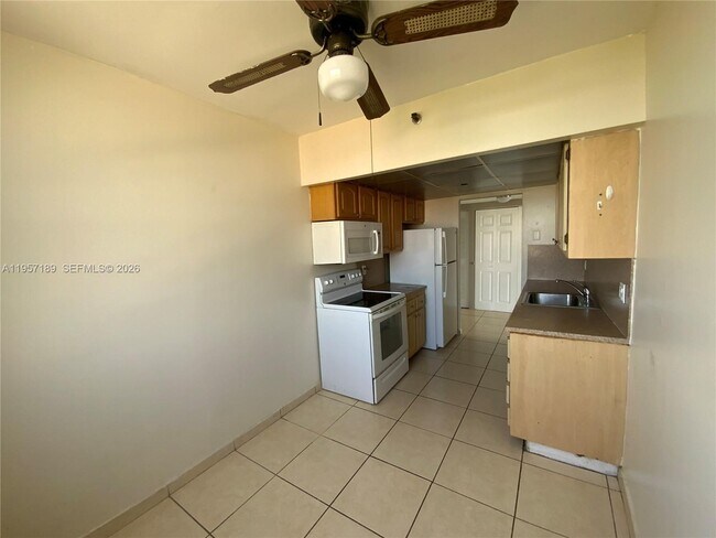 Foto del edificio - 1470 NE 123rd St