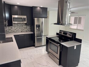 Building Photo - 2971 SW 35th Ave