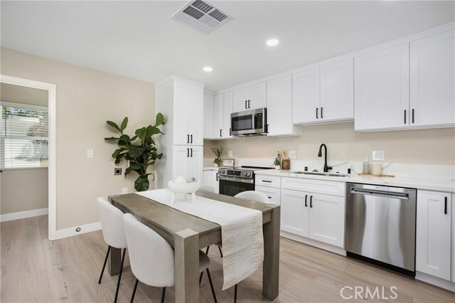 Foto del edificio - 708 E Elm St