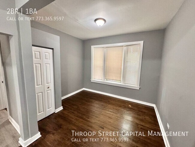 Building Photo - Spacious 2Bed 1Bath