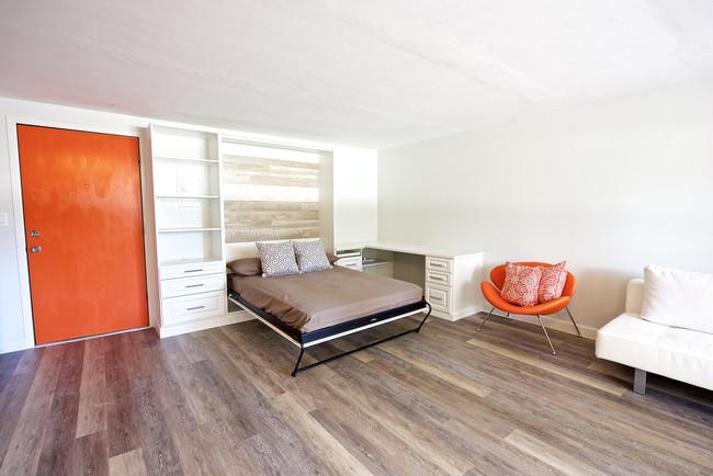 Murphy Bed Down - 824 Kinau St