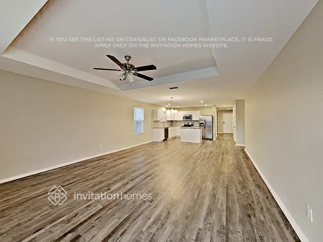 Foto del edificio - 112 Abelia Dr