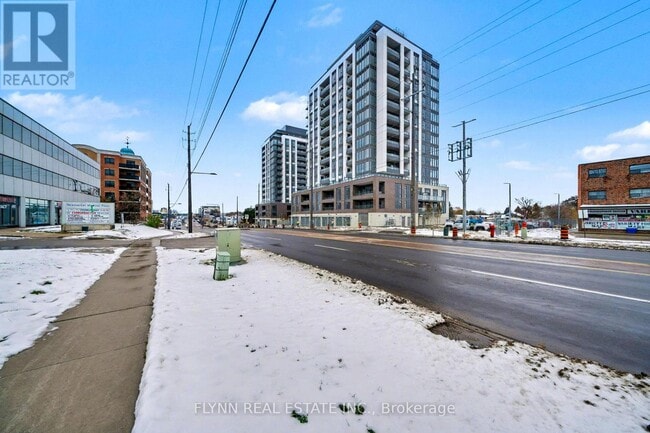 Building Photo - 715 Davis Dr