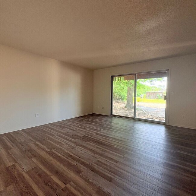 Foto del edificio - 3347 E 113 Terrace