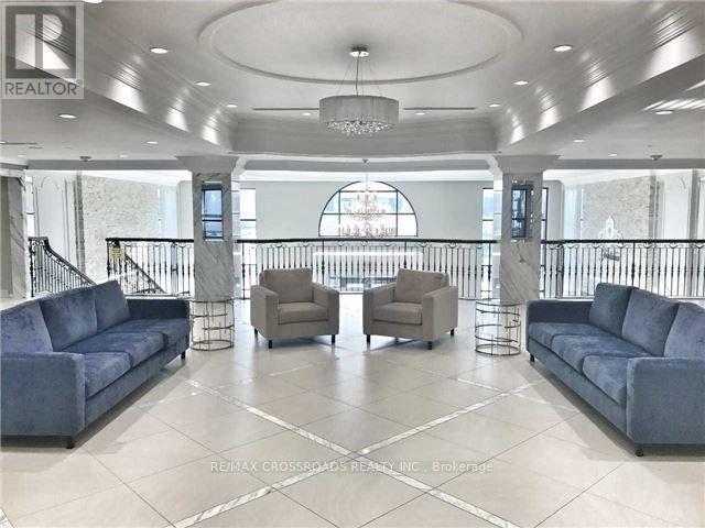 Photo du bâtiment - 99-599 S Town Centre Blvd