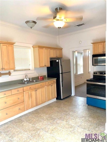 Photo - 167 6th St House