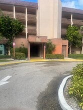 Building Photo - 4702 Fountains Dr