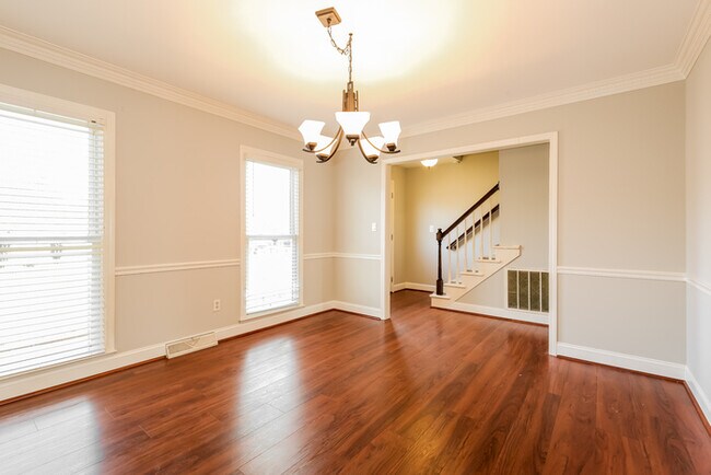 Building Photo - Adorable 3 Bedroom Cape Cod