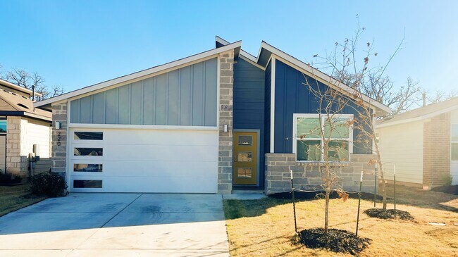Front Of House - 220 Shawi Pass