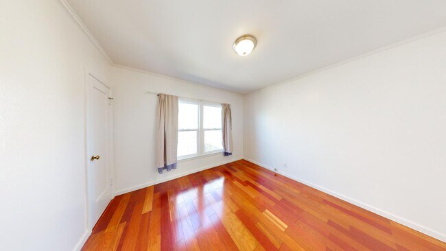 Building Photo - 1502 46th Ave