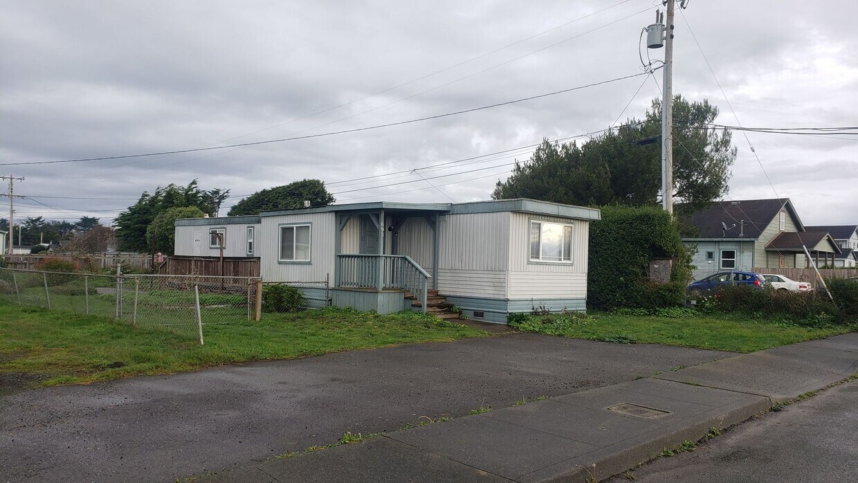 Primary Photo - Single Family Home In McKinleyville!