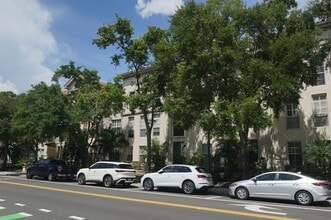 Building Photo - 2411 W Horatio St