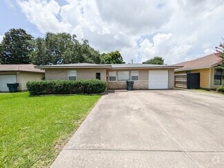 Building Photo - 5031 Simpson Ave