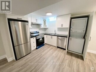 Building Photo - 922 Silverthorn Mill Ave
