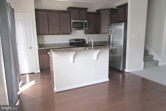 Building Photo - 20590 Charlotte Blvd S
